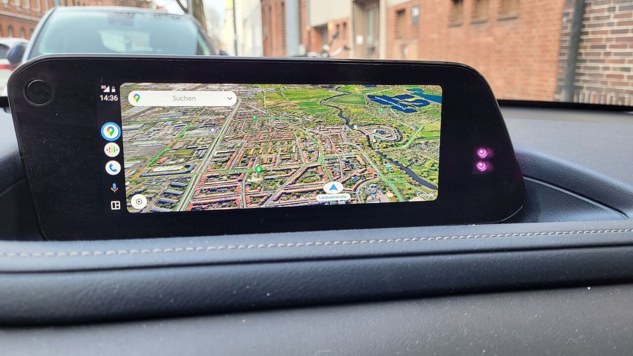 Dum Alt det bedste pop CX-30のセンターディスプレイで「AndroidAutoのマップ」をフルスクリーンにしている様子 | K-BLOG NEXT